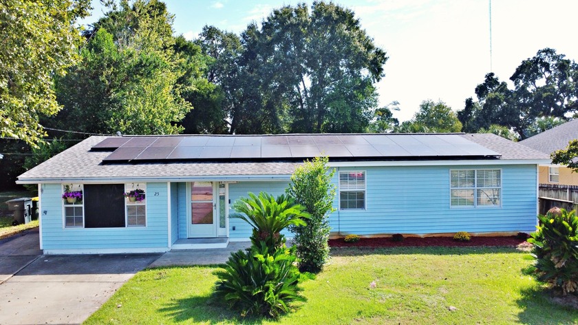 Welcome home! This property features a refreshing swimming pool - Beach Home for sale in Fort Walton Beach, Florida on Beachhouse.com
