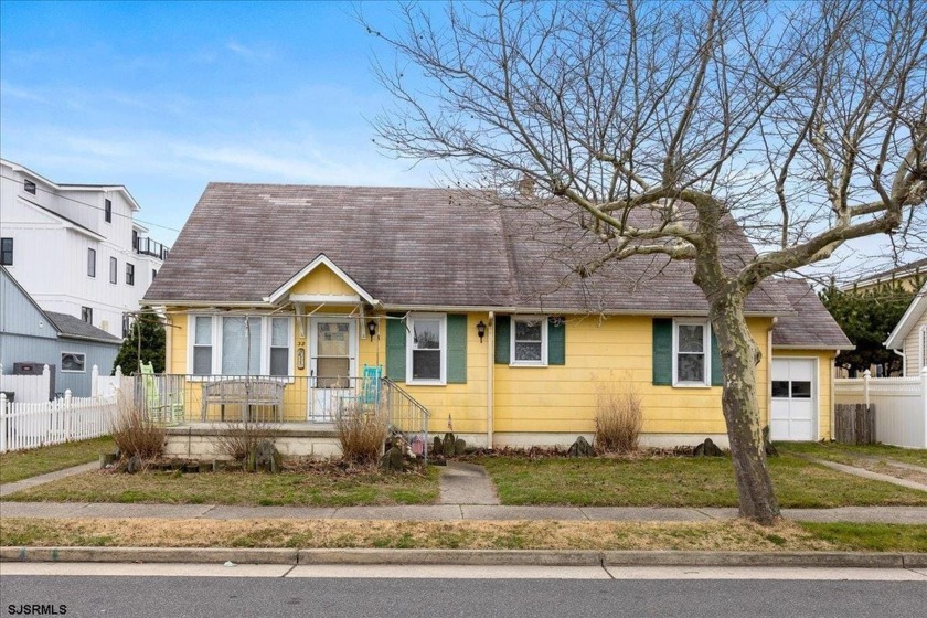 THE PERFECT BEACH COTTAGE WITH AN AMAZING, FIRST BLOCK NORTH - Beach Home for sale in Longport, New Jersey on Beachhouse.com