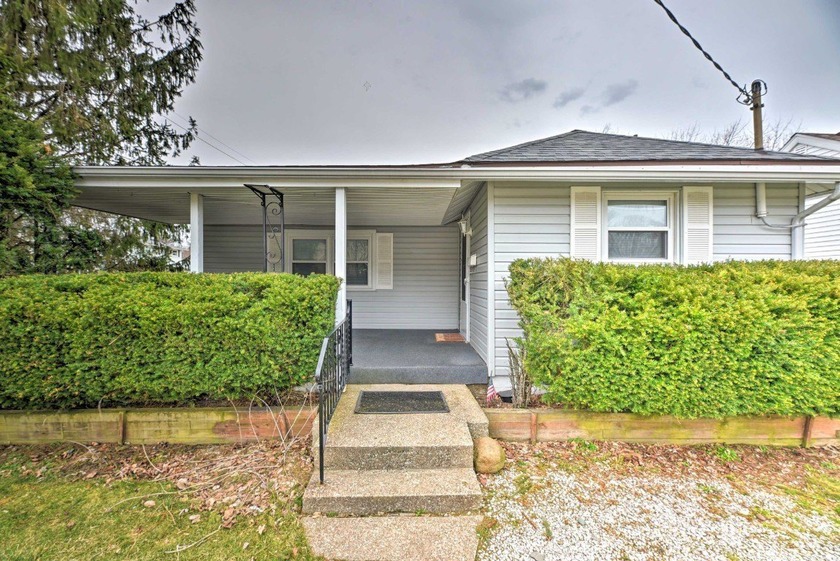 Beautiful opportunity for a vacation rental, or live on vacation - Beach Home for sale in Erie, Pennsylvania on Beachhouse.com