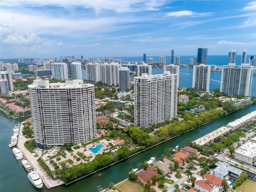 2000 Island Blvd located in Williams Island Community in - Beach Condo for sale in Aventura, Florida on Beachhouse.com