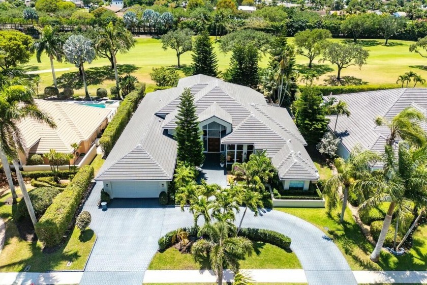 This expansive, custom-built estate offers luxurious - Beach Home for sale in Boca Raton, Florida on Beachhouse.com