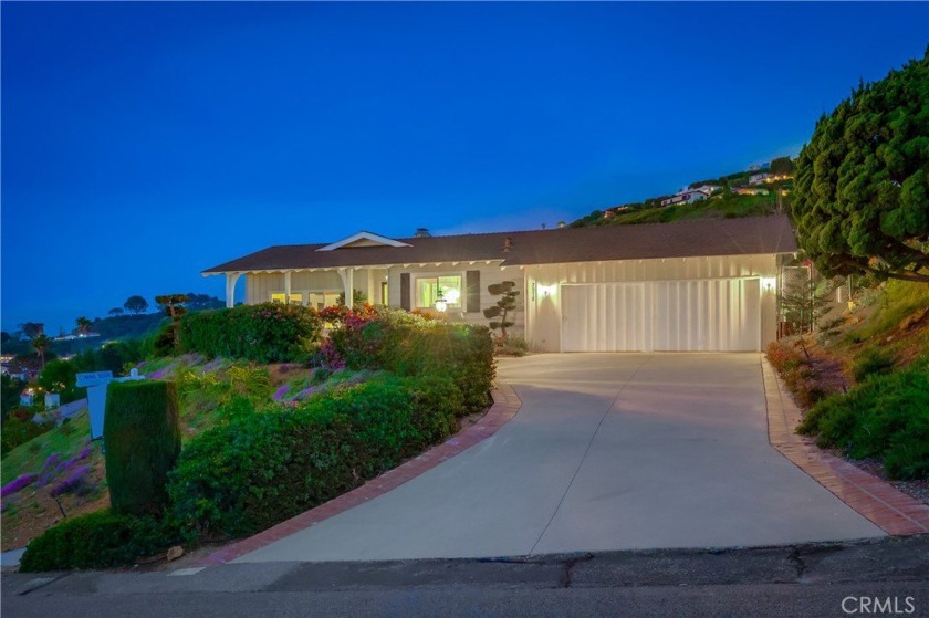 Discover breathtaking vistas and unparalleled comfort in this - Beach Home for sale in Rancho Palos Verdes, California on Beachhouse.com