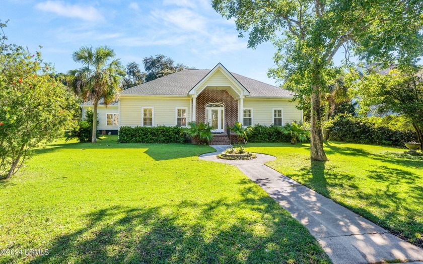 Welcome to 27 E National Blvd, This stunning 3-BR, 3.5-Bath - Beach Home for sale in Beaufort, South Carolina on Beachhouse.com