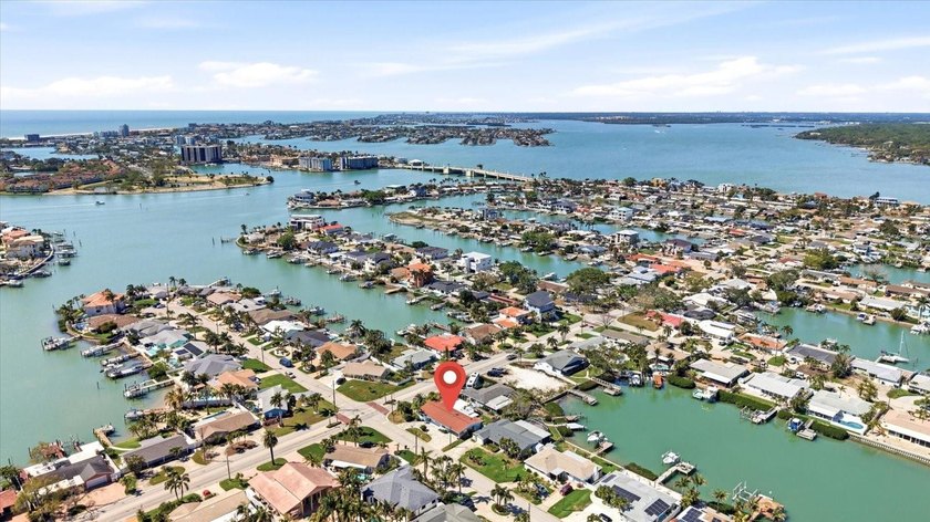 Move-In Ready! This 2,369 sq. ft. 4-bedroom, 2-bath home with a - Beach Home for sale in St. Petersburg, Florida on Beachhouse.com