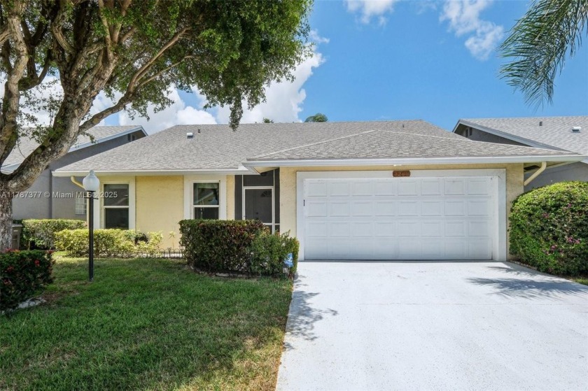 Spacious 2-bedroom, 2-bath home with den/office in sought-after - Beach Home for sale in West Palm Beach, Florida on Beachhouse.com