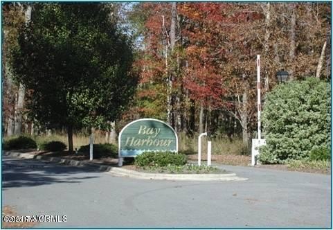 Large 1.43 AC partially wooded lot in Bay Harbour waterfront - Beach Lot for sale in Chocowinity, North Carolina on Beachhouse.com
