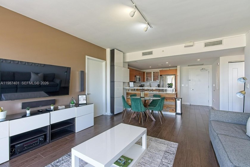 Welcome to Midblock 1006, a spacious airy and bright 2 bedrooms - Beach Condo for sale in Miami, Florida on Beachhouse.com