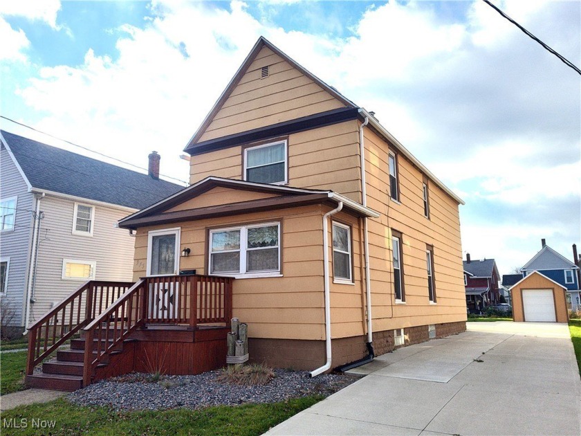 Lake Erie living without the outrageous price tag. Located - Beach Home for sale in Conneaut, Ohio on Beachhouse.com