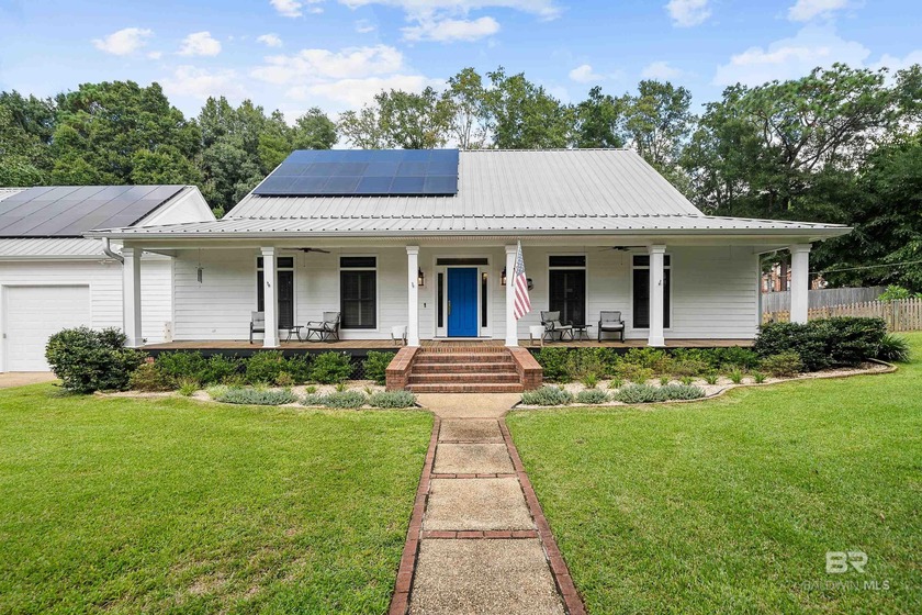 Perfectly positioned in the heart of Olde Towne Daphne, this - Beach Home for sale in Daphne, Alabama on Beachhouse.com