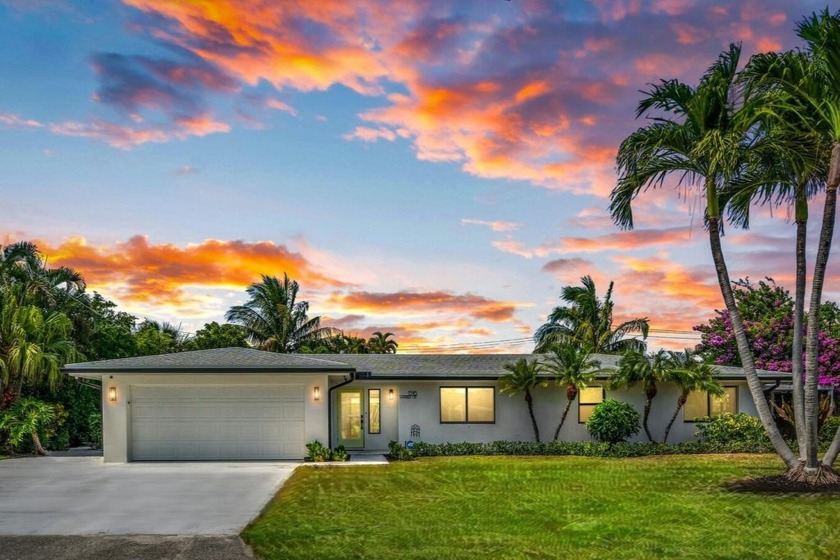Welcome to your turnkey canal-front oasis, located just two - Beach Home for sale in Lake Clarke Shores, Florida on Beachhouse.com