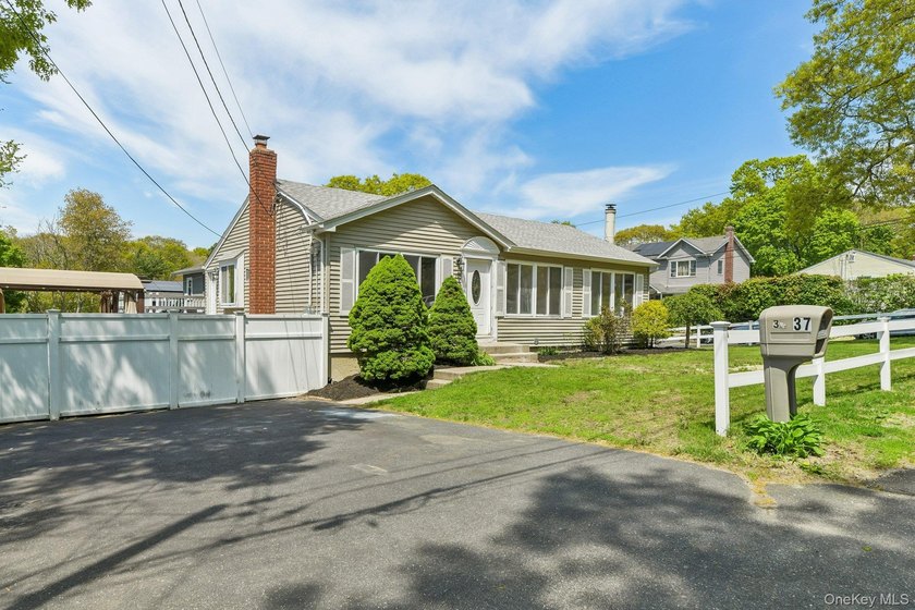 Welcome to 37 Harper Street, a desirable corner property located - Beach Home for sale in Patchogue, New York on Beachhouse.com