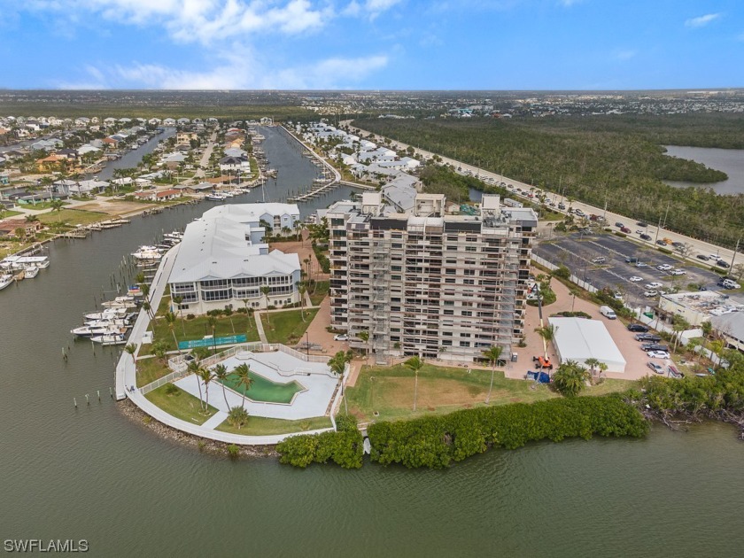 Stunning updated condo with new stainless-steel appliances and - Beach Condo for sale in Fort Myers Beach, Florida on Beachhouse.com