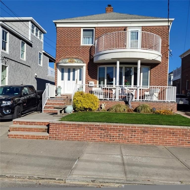 Remarkable home located on beach block steps to ocean.  Can be 5 - Beach Home for sale in Rockaway Park, New York on Beachhouse.com