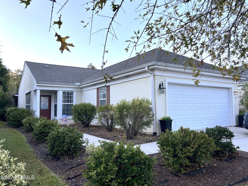 Adorable 2 bedrooms, 2 full bathrooms home with large screened - Beach Home for sale in Bluffton, South Carolina on Beachhouse.com