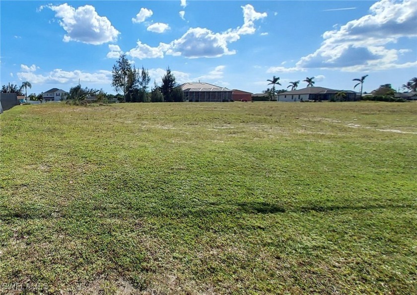 Fantastic building lot in prime SW Cape Coral location with - Beach Lot for sale in Cape Coral, Florida on Beachhouse.com