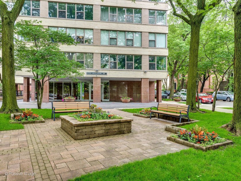 Stunning designer-updated residence in the heart of East - Beach Condo for sale in Chicago, Illinois on Beachhouse.com