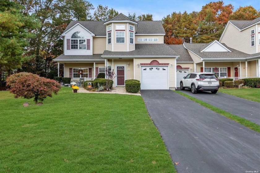 Carefree Living in Desirable Sunken Pond Estates Community. 1587 - Beach Condo for sale in Riverhead, New York on Beachhouse.com