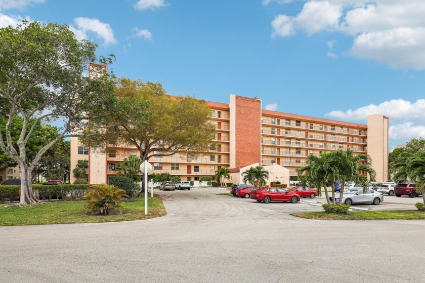Come see this stunning, move-in-ready unit in Bonaire Village! - Beach Condo for sale in Delray Beach, Florida on Beachhouse.com