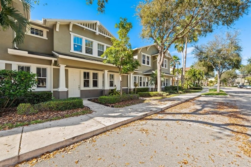 The best things come in 2s with this 2 story, 2 bedroom, 2 and - Beach Condo for sale in West Palm Beach, Florida on Beachhouse.com