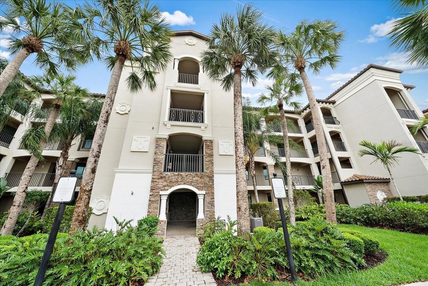 Welcome to lakeside living nestled within the highly - Beach Condo for sale in Bradenton, Florida on Beachhouse.com