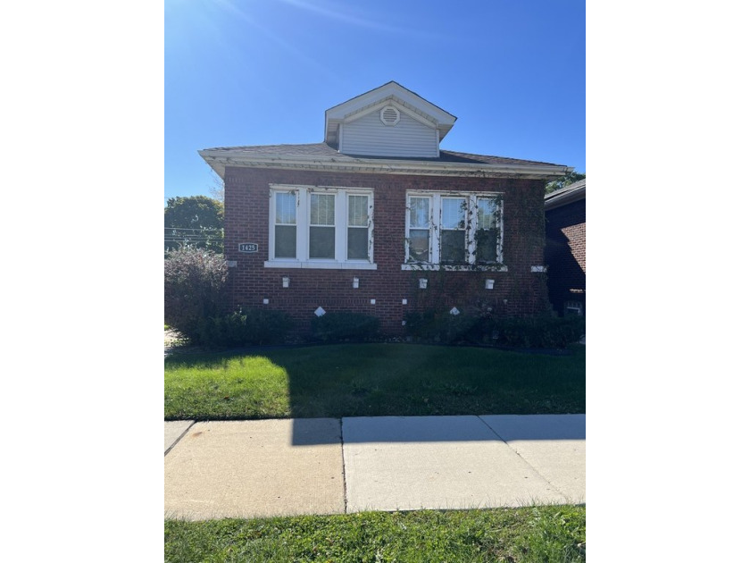 Look No Further!!  Beautifully remodeled gut rehabbed 3 - Beach Home for sale in Chicago, Illinois on Beachhouse.com