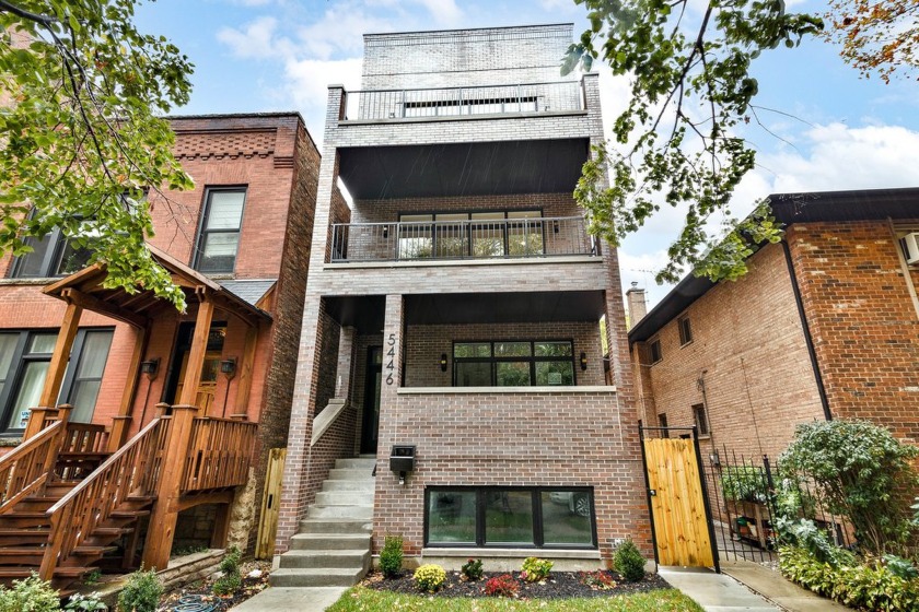 Stunning new construction 4 bed/3.1 bath duplex down with - Beach Townhome/Townhouse for sale in Chicago, Illinois on Beachhouse.com