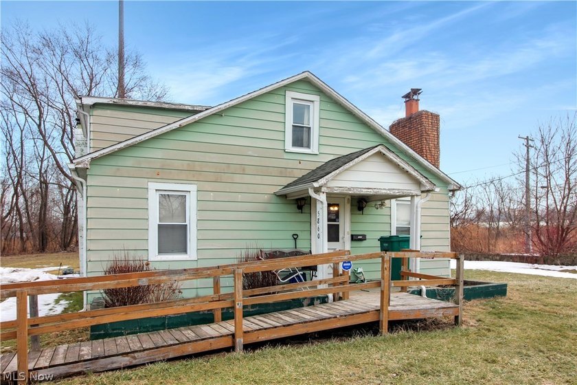 A fantastic opportunity awaits with this charming home, ideally - Beach Home for sale in Ashtabula, Ohio on Beachhouse.com