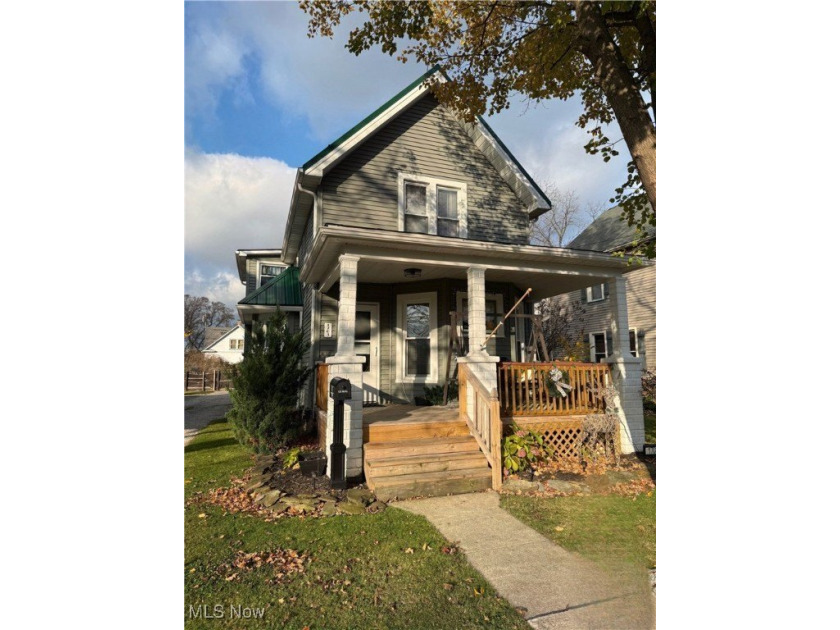 Welcome to this beautiful 3-bedroom, 1.5-bath colonial home in - Beach Home for sale in Ashtabula, Ohio on Beachhouse.com