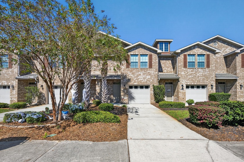 MOTIVATED SELLER! Welcome to this 3-bedroom, 2.5-bath home in a - Beach Townhome/Townhouse for sale in Navarre, Florida on Beachhouse.com