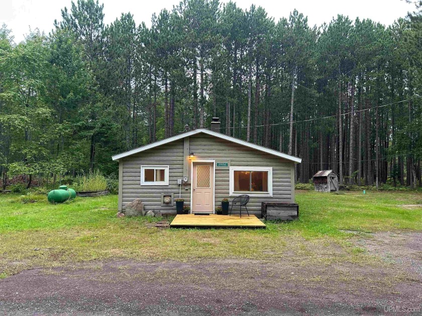 This move in ready, year around cottage is not ON Rice Lake. BUT - Beach Home for sale in Lake Linden, Michigan on Beachhouse.com