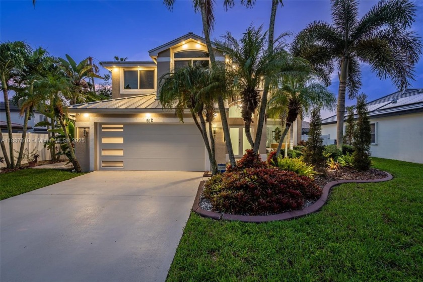 Dreaming of your own private oasis in Florida? Look no further! - Beach Home for sale in Pembroke Pines, Florida on Beachhouse.com