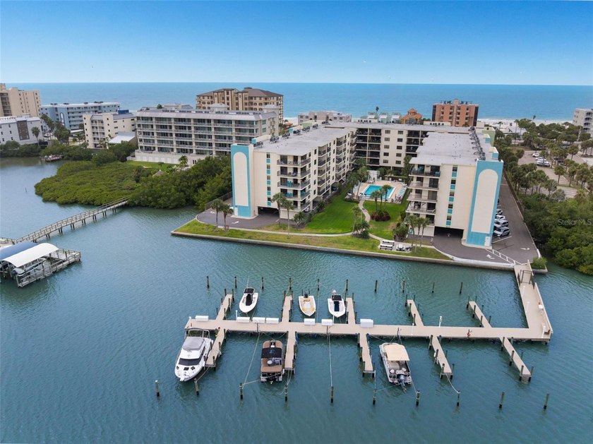 IMMACULATE & Fully Furnished!! Just bring your toothbrush! 
 - Beach Condo for sale in Indian Shores, Florida on Beachhouse.com