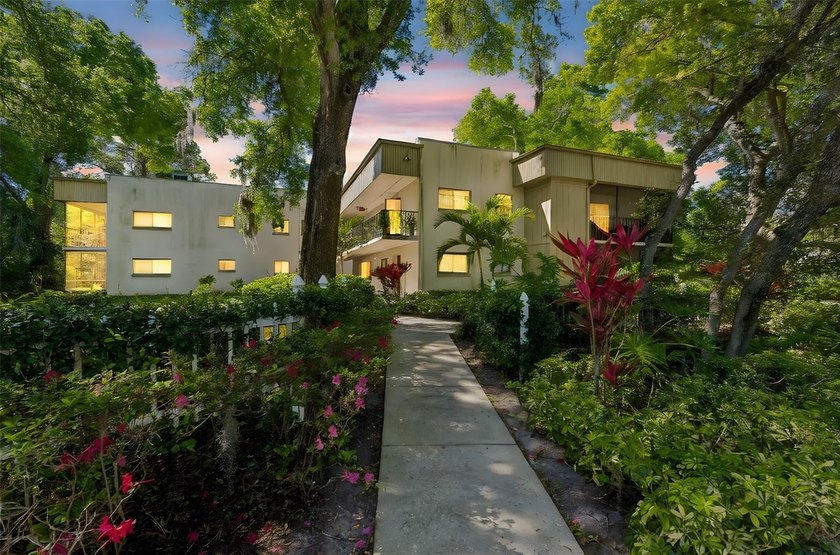 Welcome to your new home in the gated Fox Chase community of - Beach Condo for sale in Palm Harbor, Florida on Beachhouse.com