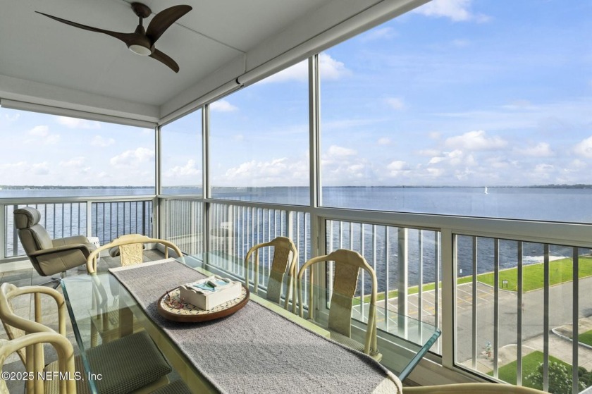 This is a stunning 2 bedroom condo that looks out on the - Beach Condo for sale in Jacksonville, Florida on Beachhouse.com