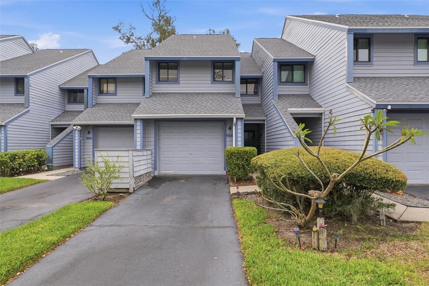 Experience the ultimate Florida lifestyle in this low - Beach Townhome/Townhouse for sale in Seminole, Florida on Beachhouse.com