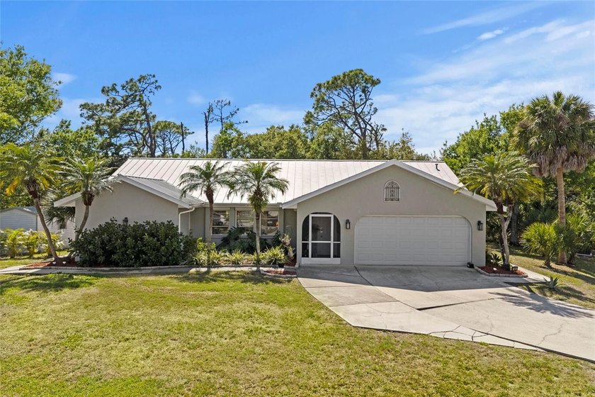 Short Sale. Welcome to this beautifully remodeled, move-in-ready - Beach Home for sale in Port Charlotte, Florida on Beachhouse.com
