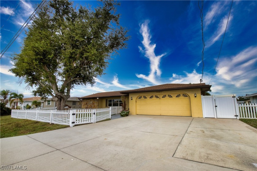 SELLER MOTIVATED***THIS HOUSE HAS IT ALL!  AND NO HOA!!!*** 
 - Beach Home for sale in Port Charlotte, Florida on Beachhouse.com