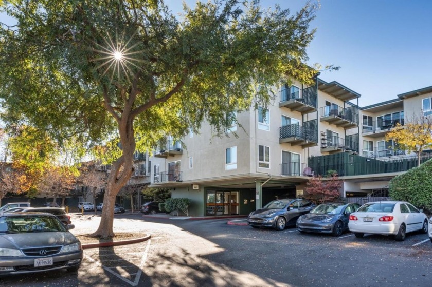 Top floor unit with skyline views and the Bay Bridge as your - Beach Condo for sale in San Mateo, California on Beachhouse.com