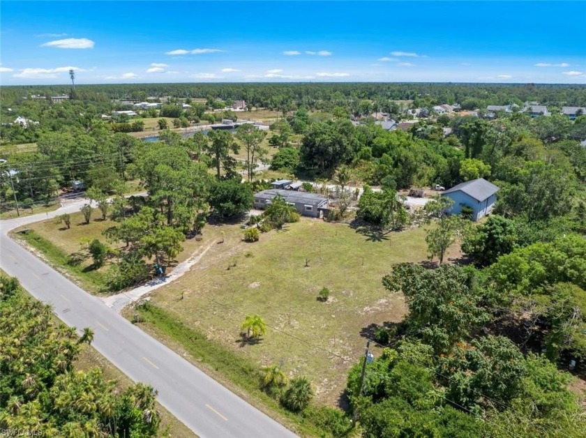 SO MUCH POTENTIAL with this property. Ideal corner parcel now - Beach Home for sale in Naples, Florida on Beachhouse.com