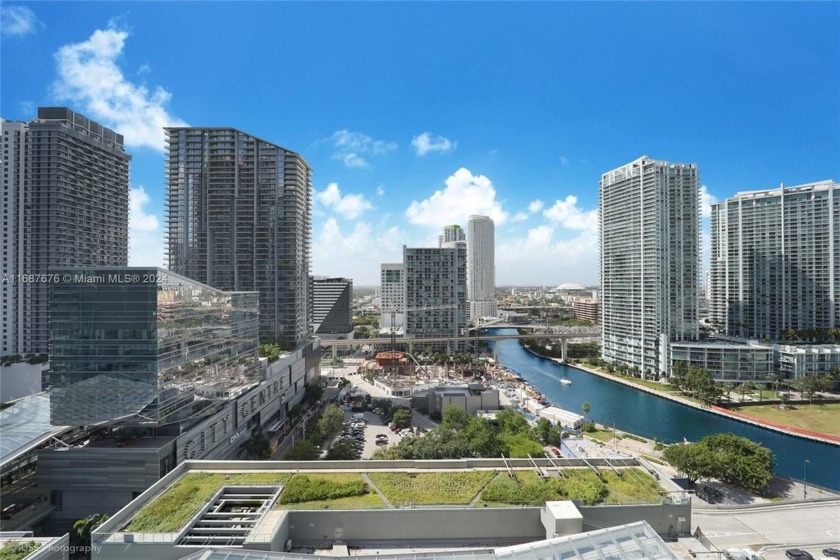 1806 is a stunningly bright modern 1 bedroom with 1.5 bathrooms - Beach Condo for sale in Miami, Florida on Beachhouse.com