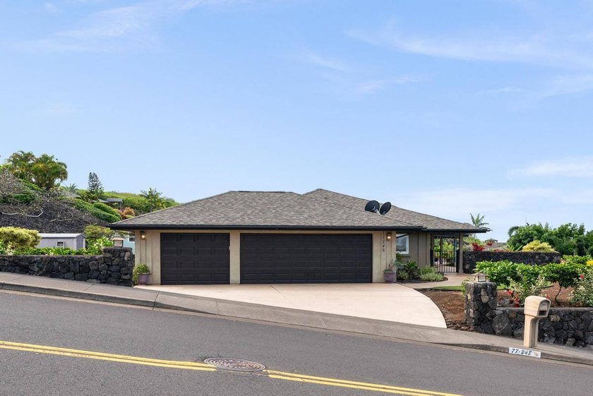 Welcome to this well-appointed single-family home in the - Beach Home for sale in Kailua Kona, Hawaii on Beachhouse.com