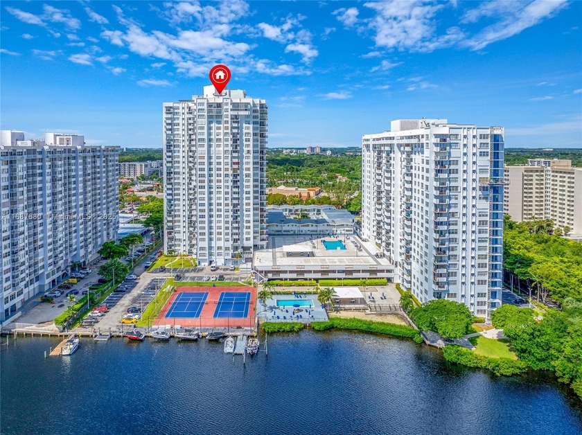 Enjoy breathtaking Bay views from this elegant 2 bed / 2 bath - Beach Condo for sale in Aventura, Florida on Beachhouse.com
