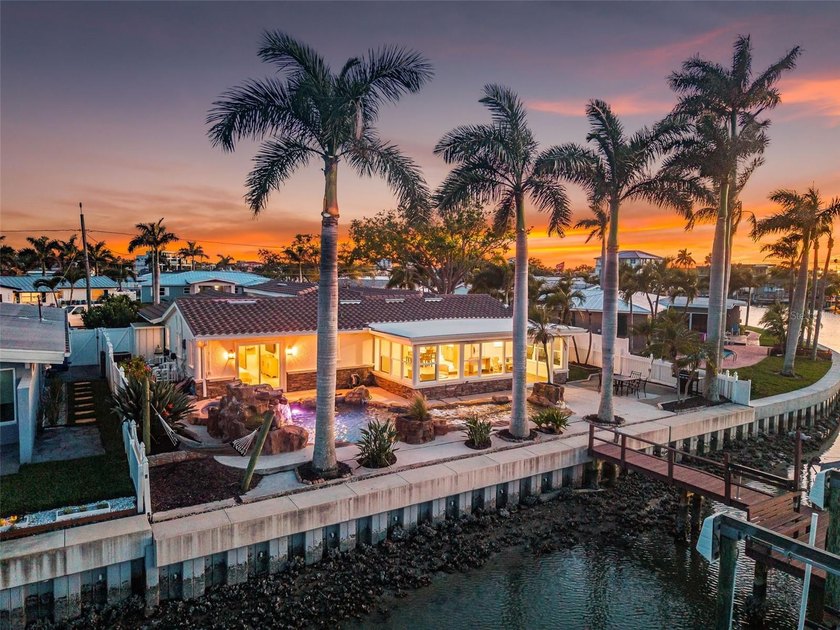 Live the ultimate Florida waterfront lifestyle in the highly - Beach Home for sale in St. Petersburg, Florida on Beachhouse.com