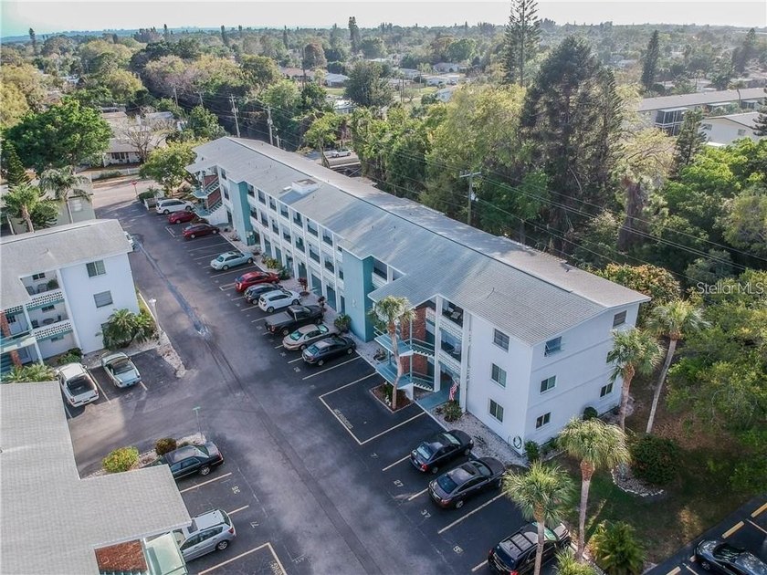 Priced to Sell!! Charming 2-bedroom 1-bath 55+ (partially - Beach Condo for sale in Bradenton, Florida on Beachhouse.com