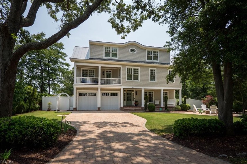 Stunning 4200 square foot, five bedroom custom home built to the - Beach Home for sale in Virginia Beach, Virginia on Beachhouse.com