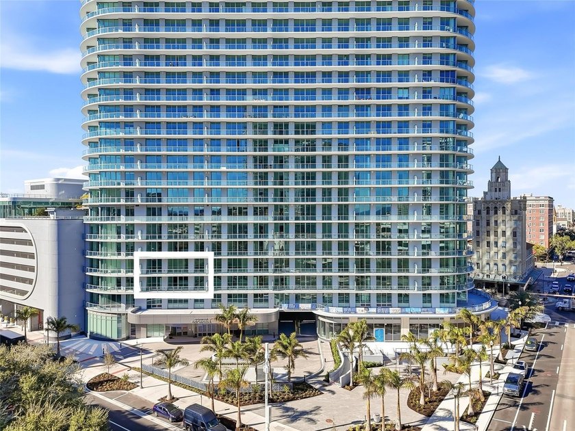 Experience exceptional design, volume, and convenience at 400 - Beach Condo for sale in St. Petersburg, Florida on Beachhouse.com