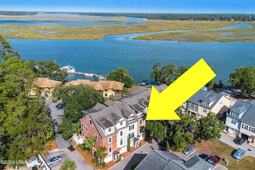 Welcome Home! This gorgeous luxury waterfront townhouse in the - Beach Townhome/Townhouse for sale in Beaufort, South Carolina on Beachhouse.com