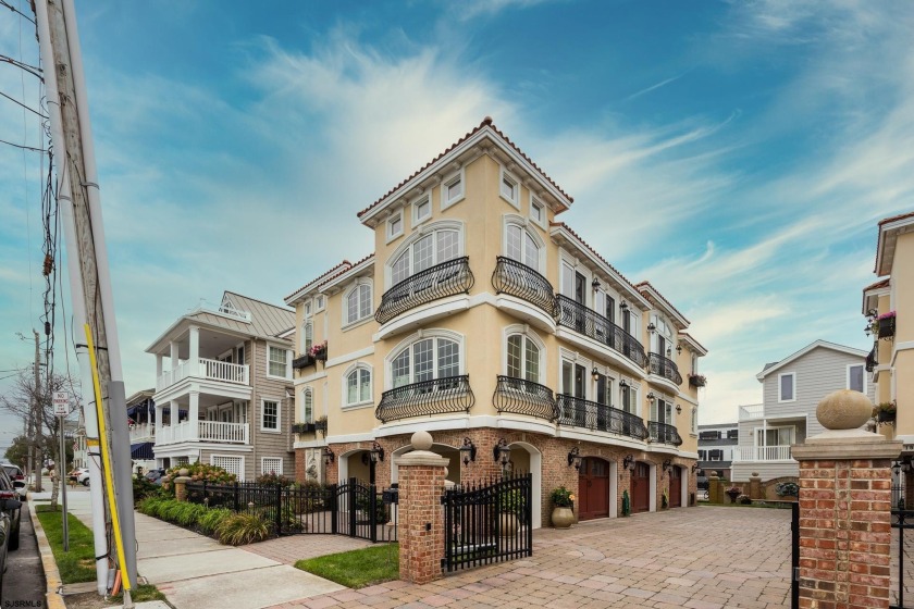 This 1st floor condo features 4 bedrooms and 2 baths. The unit - Beach Condo for sale in Ocean City, New Jersey on Beachhouse.com