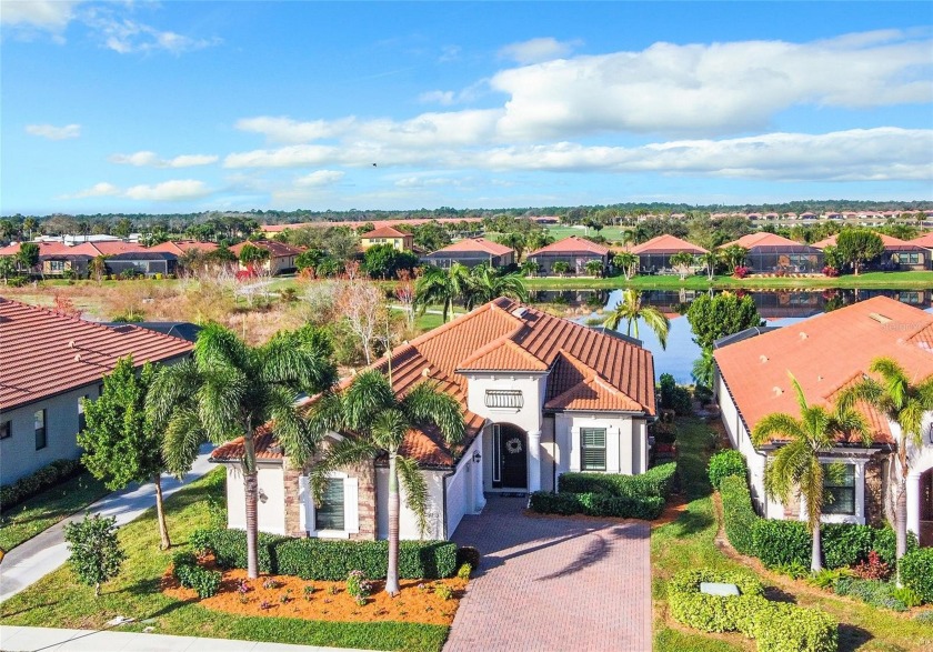 INCREDIBLE GOLF VALUE! HOA includes 2 UNLIMITED GOLF - Beach Home for sale in Venice, Florida on Beachhouse.com