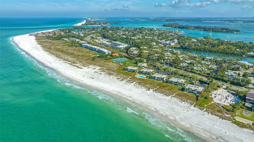 Beautifully renovated in 2023, with dazzling views of the Gulf - Beach Condo for sale in Longboat Key, Florida on Beachhouse.com
